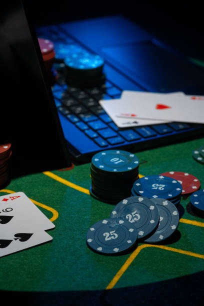 mesinmpo live-dealer studio with Indonesian and English-speaking croupiers